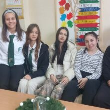 УЧЕНИЦИ ОТ ПГВАД „ХРИСТО БОТЕВ“- ПЛОВДИВ ОРГАНИЗИРАХА БЛАГОТВОРИТЕЛЕН БАЗАР
